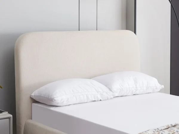 מיטה רחבה 120×190 מרופדת בד רחיץ 3D עם רגלי ברזל דגם אדל – קרם