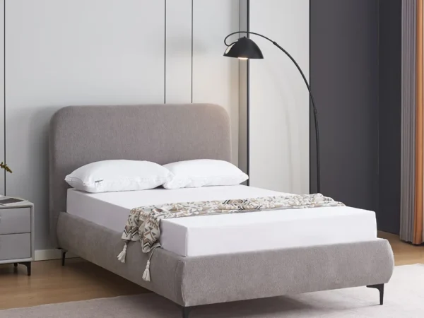 מיטה רחבה 120×190 מרופדת בד רחיץ 3D עם רגלי ברזל דגם אדל – אפור