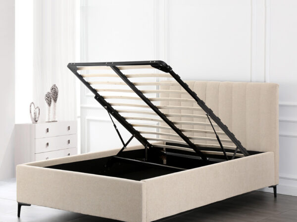 מיטה רחבה לנוער 120×190 מרופדת בד רחיץ עם ארגז מצעים דגם ליה – קרם